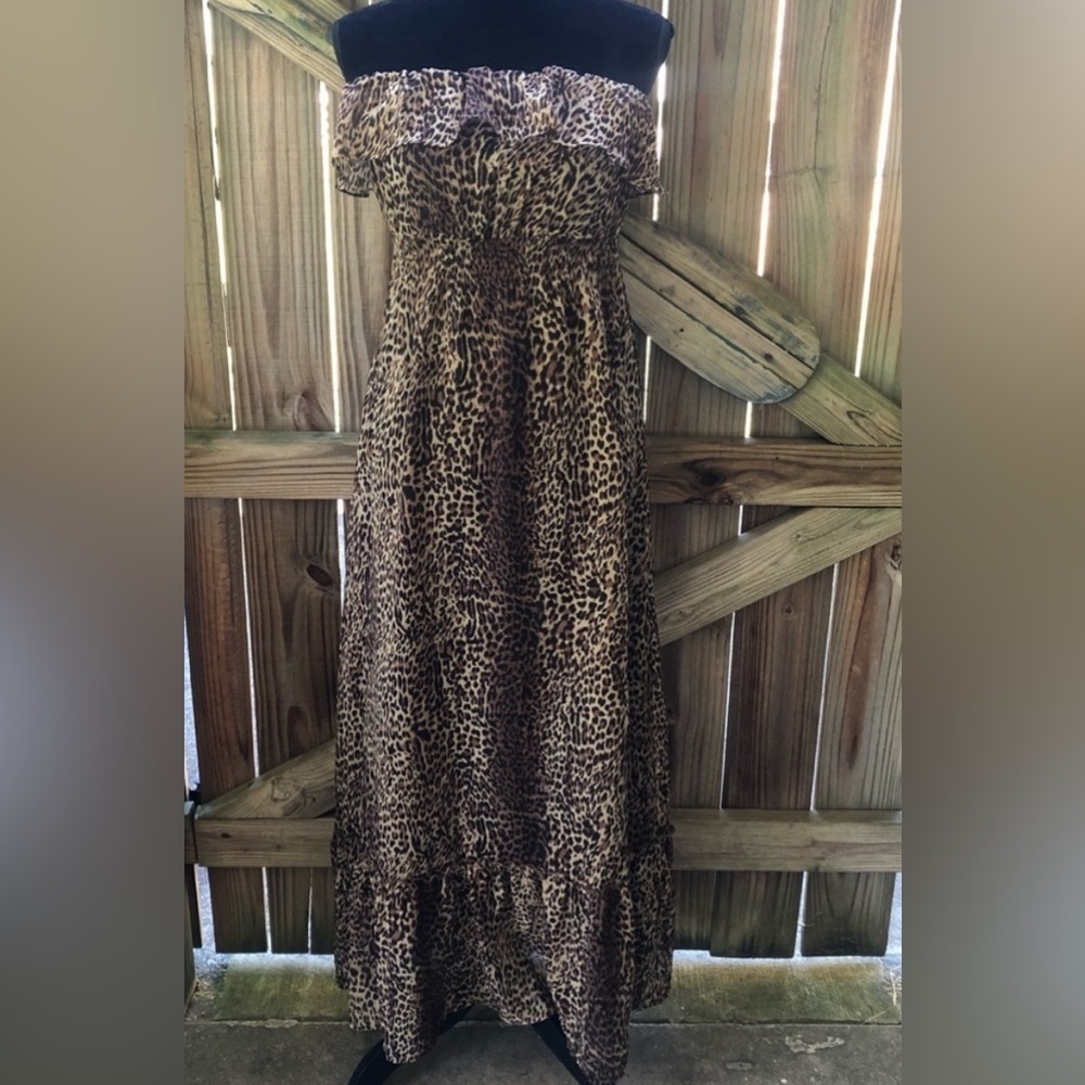 Forever 21 Strapless Leopard Print Smocked Waist Maxi Dress Size M